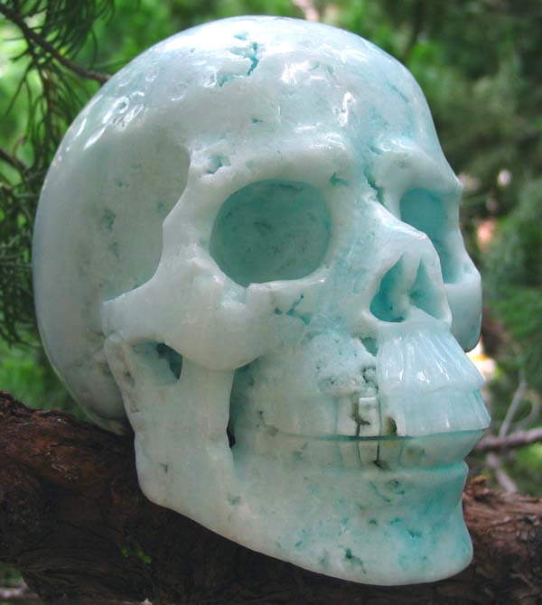 Aragonite Blue Skull strenghtens your connection with the earth 1862
